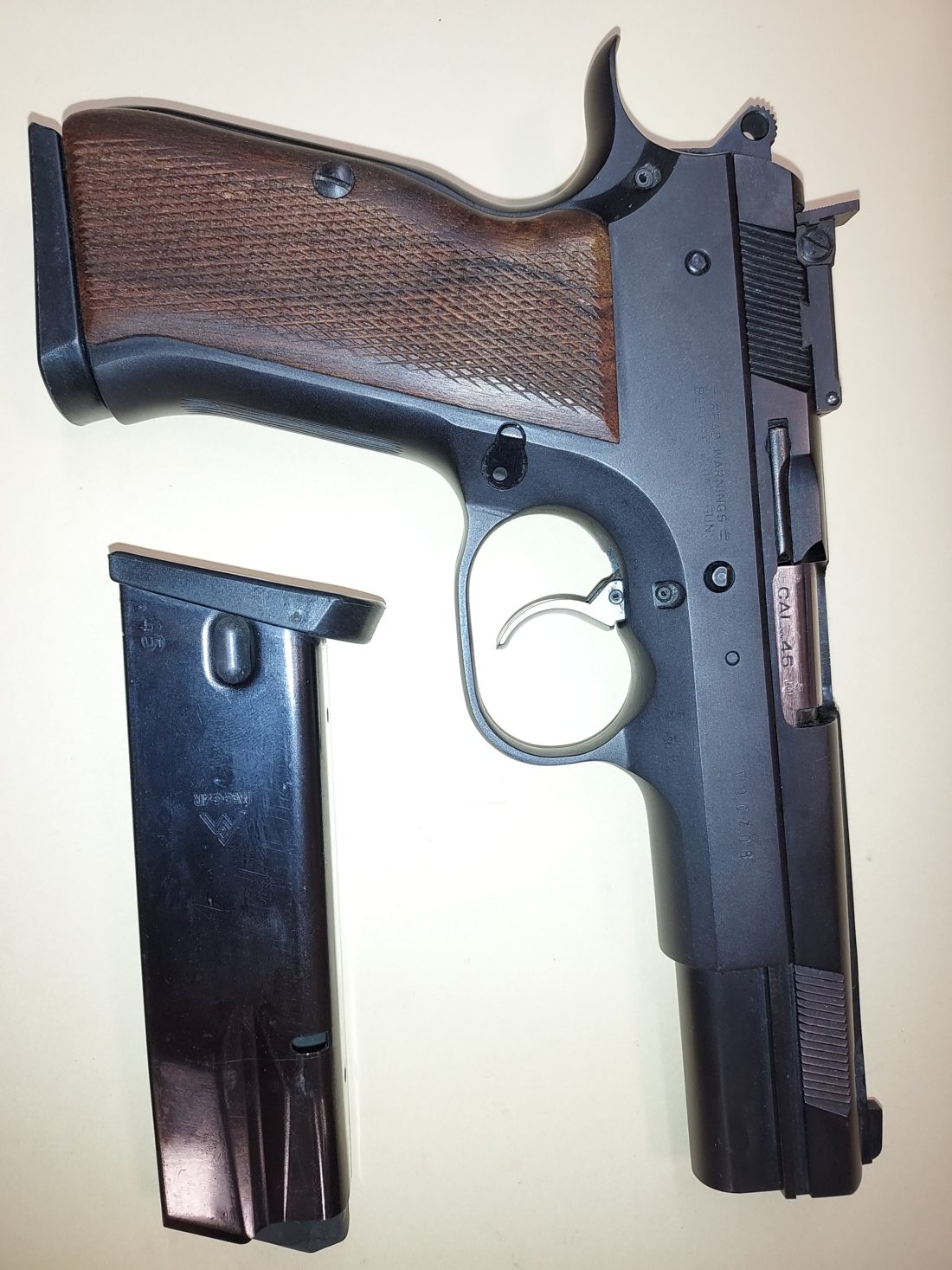 pistolet semi automatique TANFOGLIO modèle IPSC ULTRA calibre .45 ACP