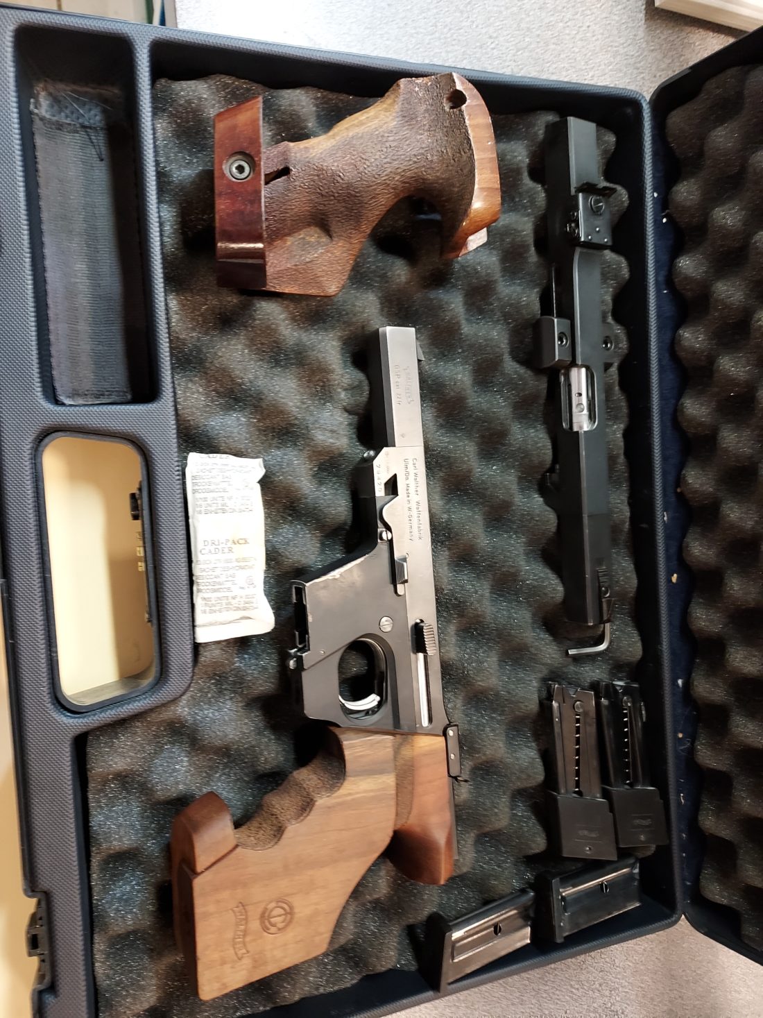 Pistolet WALTHER modèle GSP calibre .22 long rifle + conversion calibre .32 Smith et Wesson